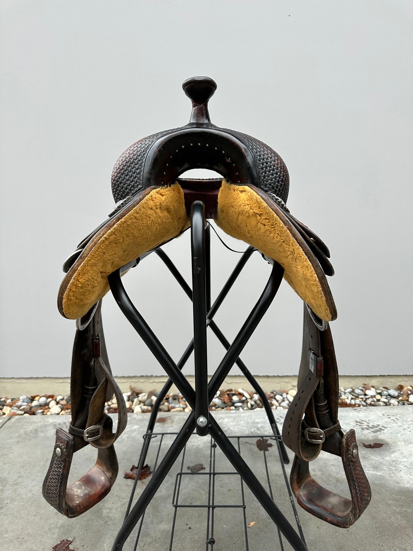 Gomeier Equine Design Saddle, FQH,  16”