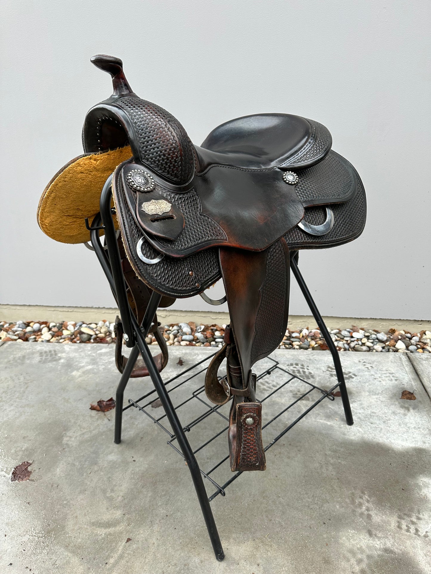 Gomeier Equine Design Saddle, FQH,  16”