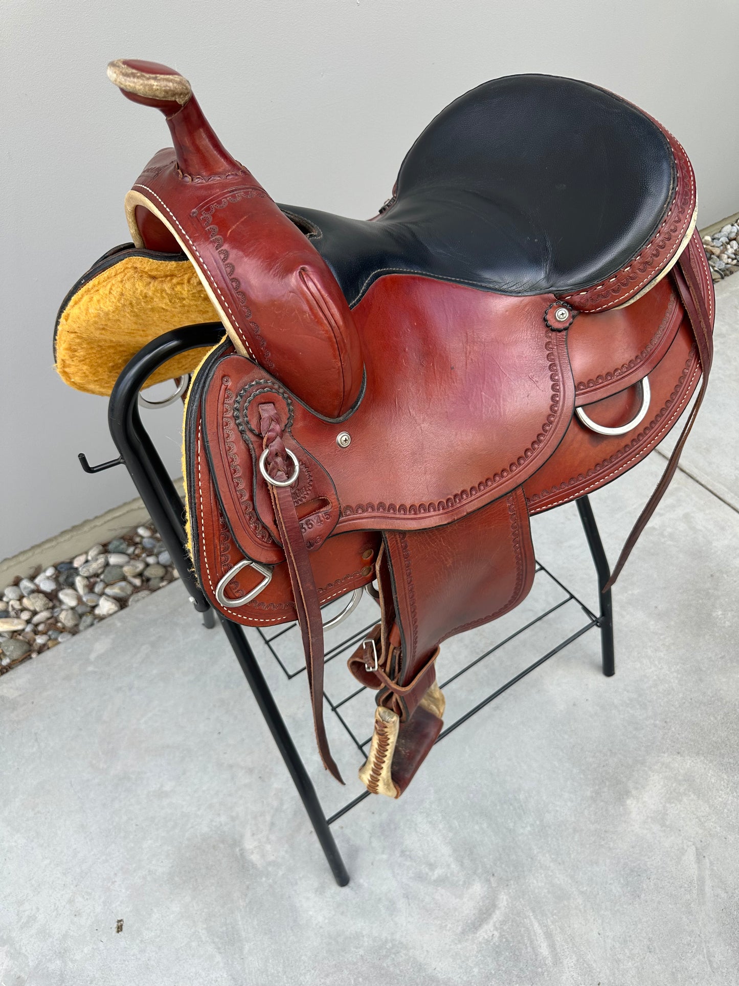 TomGus Saddle, FQH”, 16”
