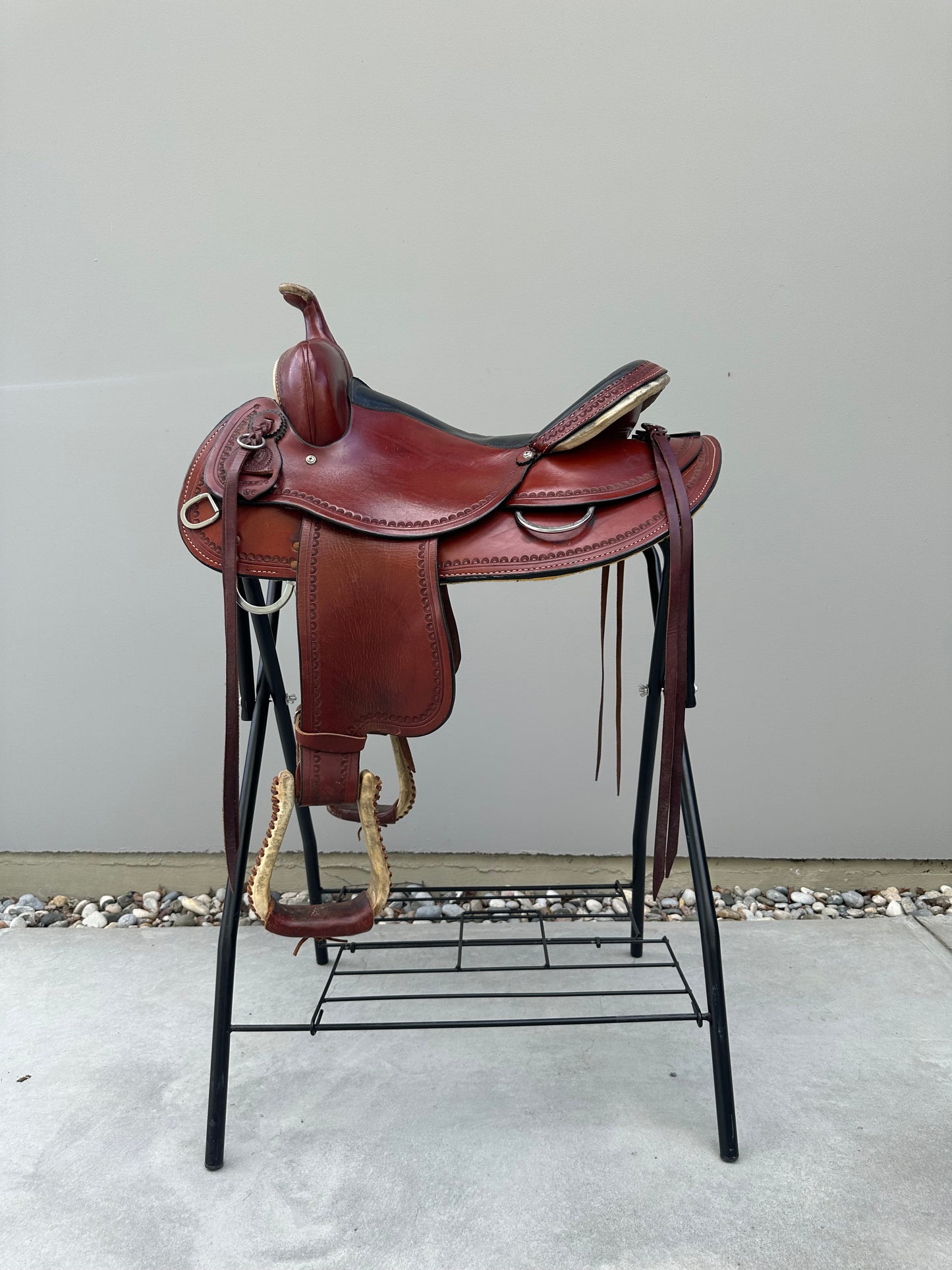 TomGus Saddle, FQH”, 16”