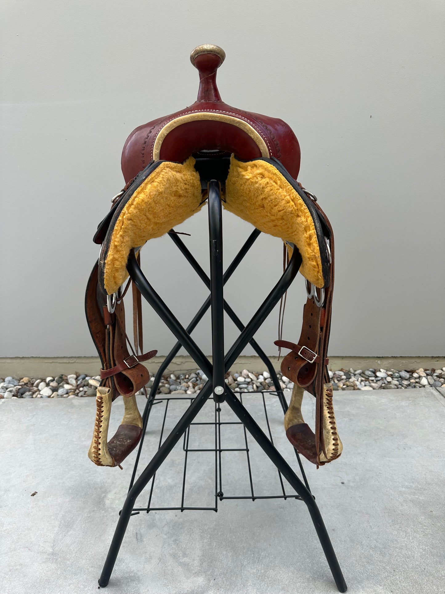 TomGus Saddle, FQH”, 16”