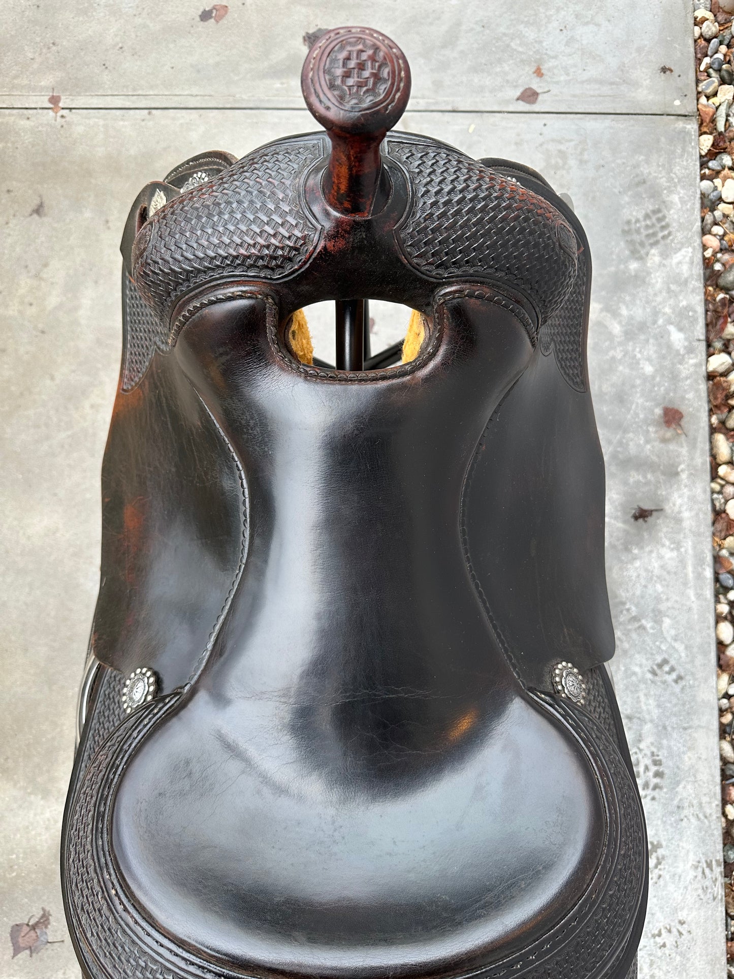 Gomeier Equine Design Saddle, FQH,  16”