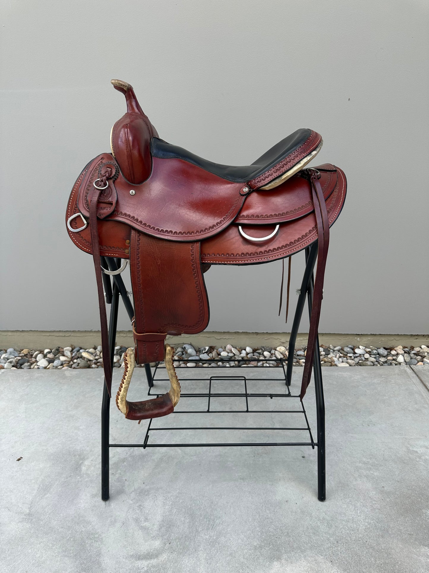 TomGus Saddle, FQH”, 16”