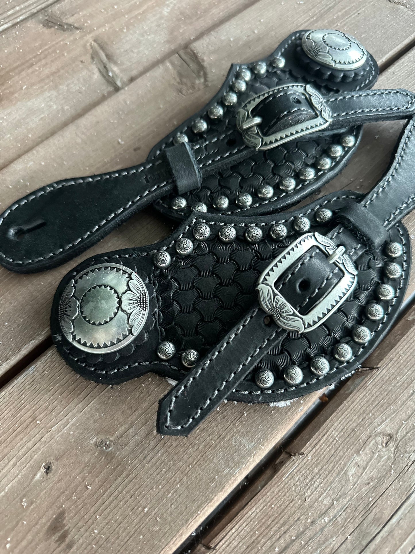 Spur Straps Black Hearts