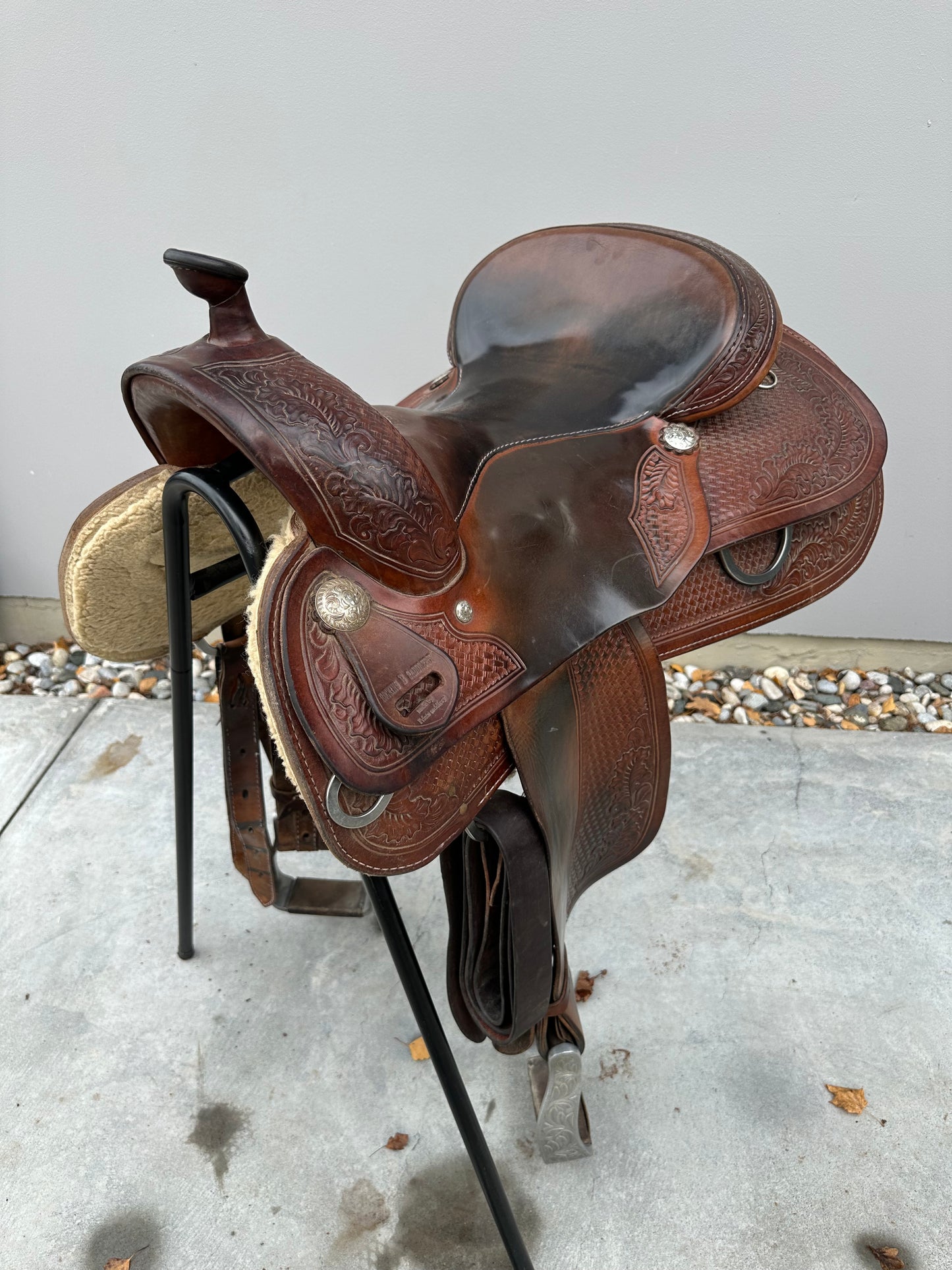 A. Frinta Saddlery for Rocking B, FQH 16“