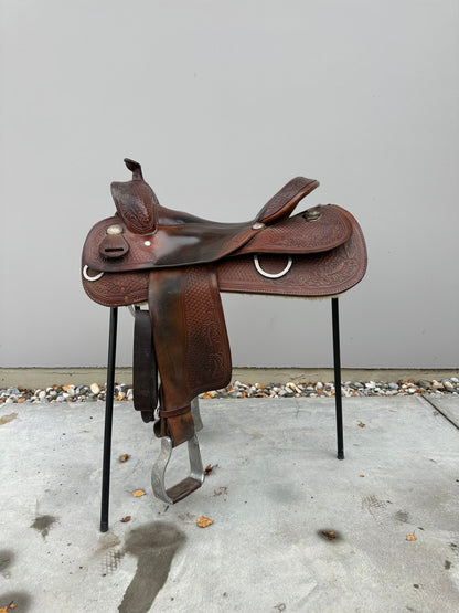 A. Frinta Saddlery for Rocking B, FQH 16“